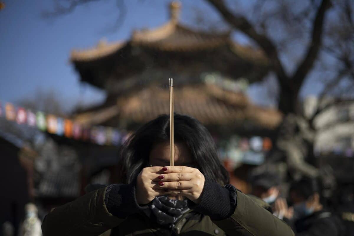 China da la bienvenida al Año del Dragón, símbolo de vitalidad en el zodiaco oriental