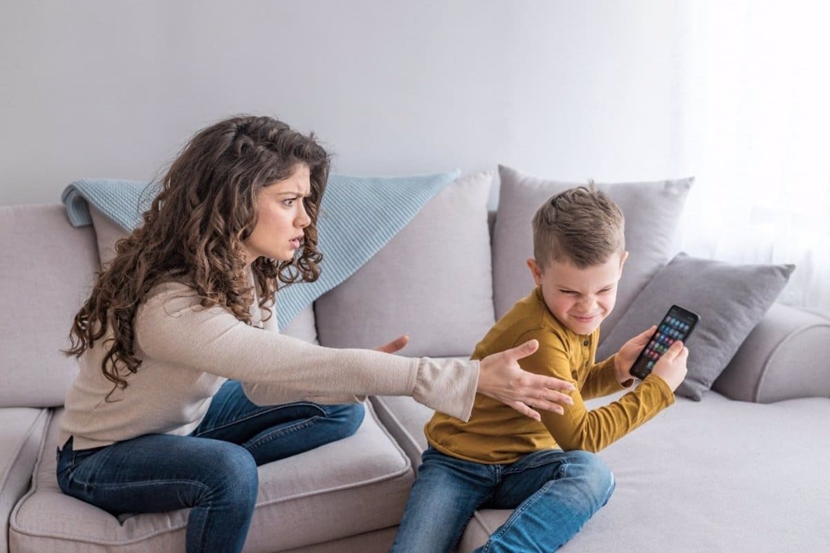 ¿Cómo saber si mi hijo es adicto a las pantallas?