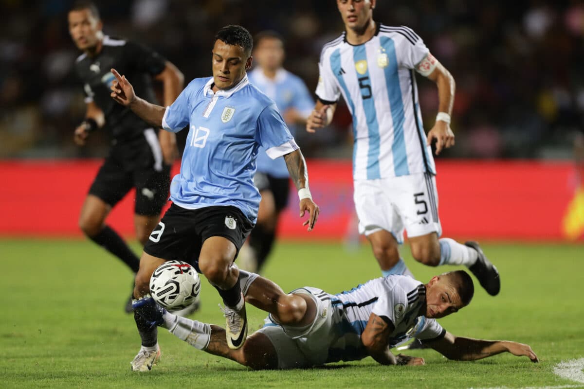 Preolímpico Sudamericano: Uruguay y Argentina empataron 3-3