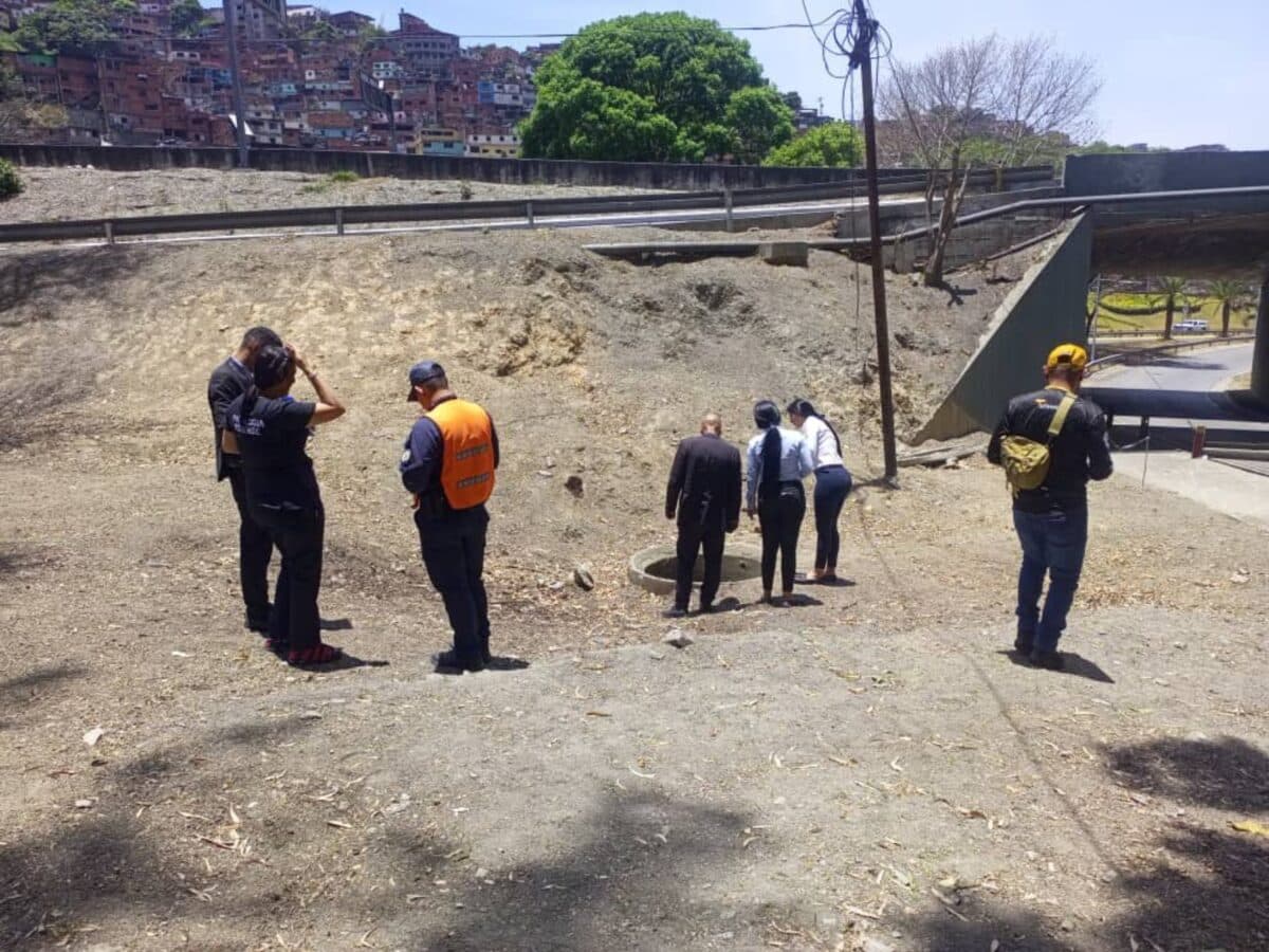 Autoridades identificaron el cuerpo de la mujer hallado en una alcantarilla en Caracas: lo que se sabe