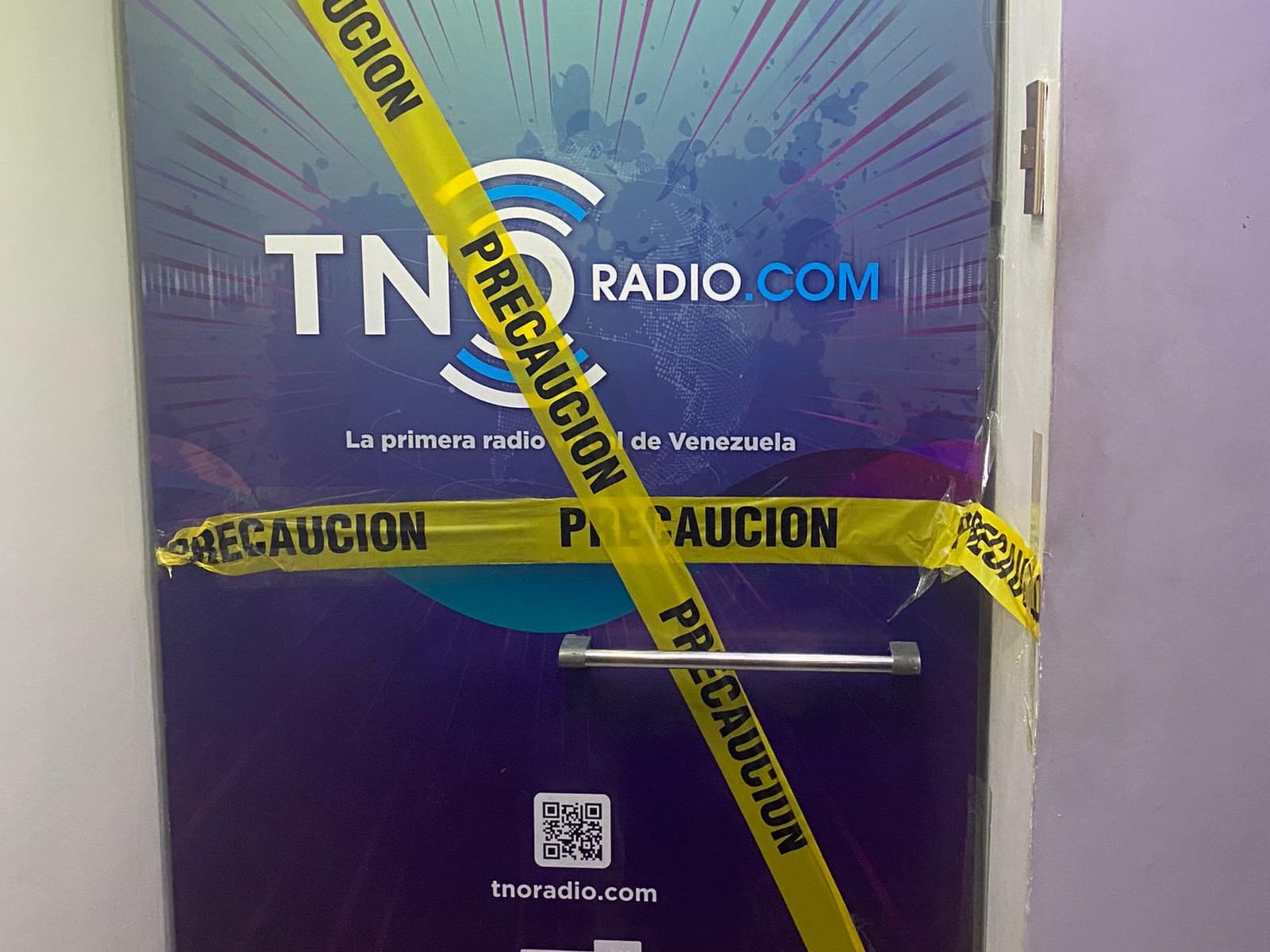 Espacio Público newspaper reported that the station's headquarters were raided