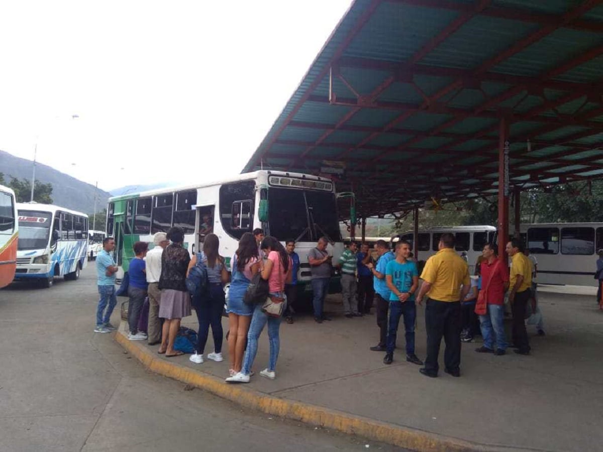 Suspendieron temporalmente el servicio de transporte interurbano hacia San Antonio del Táchira