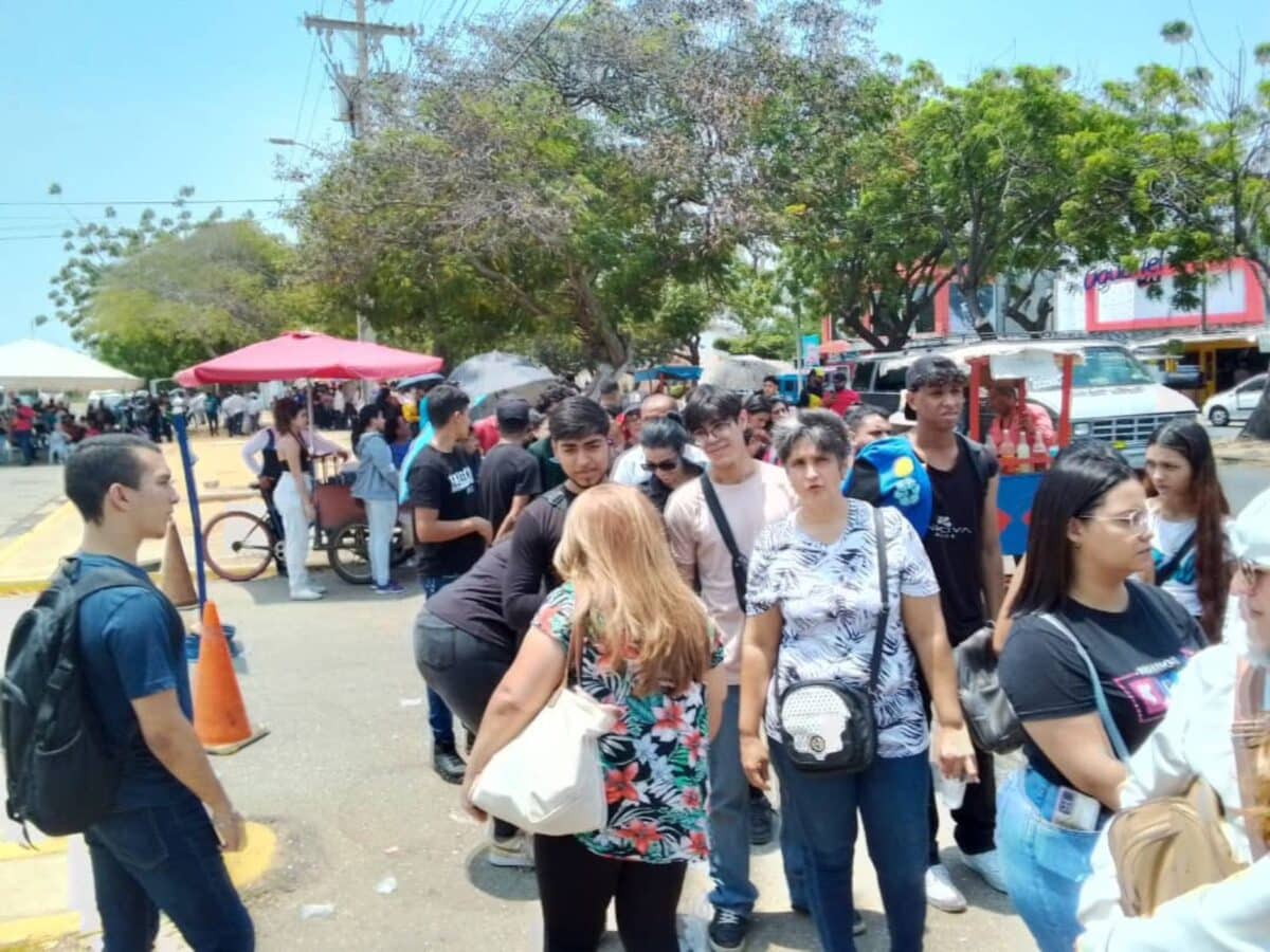 Irregularidades y largas colas marcaron el último día del Registro Electoral en Venezuela