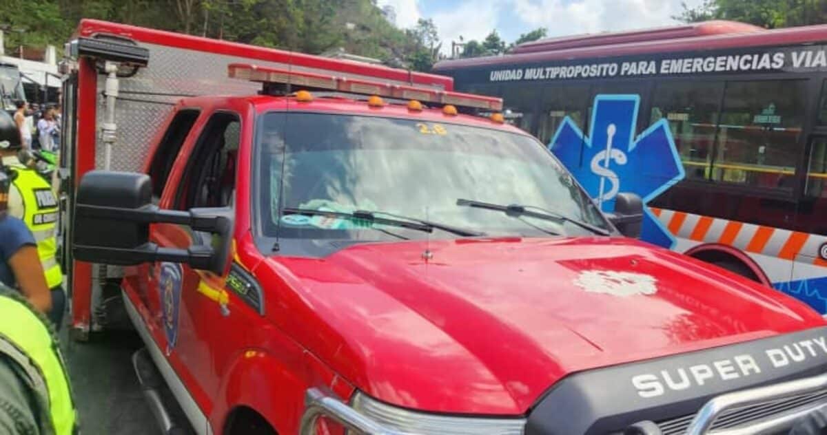 Al menos 12 lesionados dejó un accidente de tránsito en la carretera vieja Caracas-La Guaira