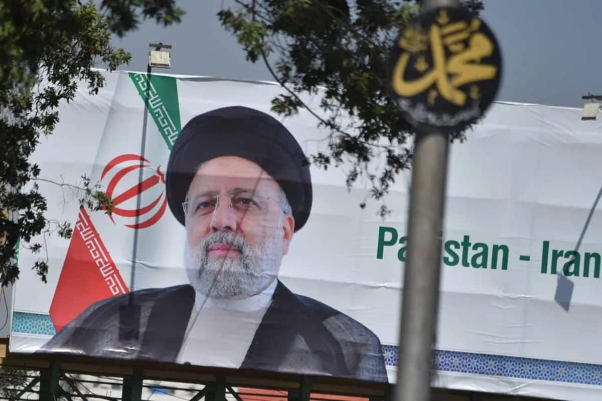 El helicóptero del presidente iraní está desaparecido tras aterrizaje forzoso 