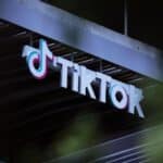 TikTok comenzó a identificar el contenido creado con inteligencia artificial