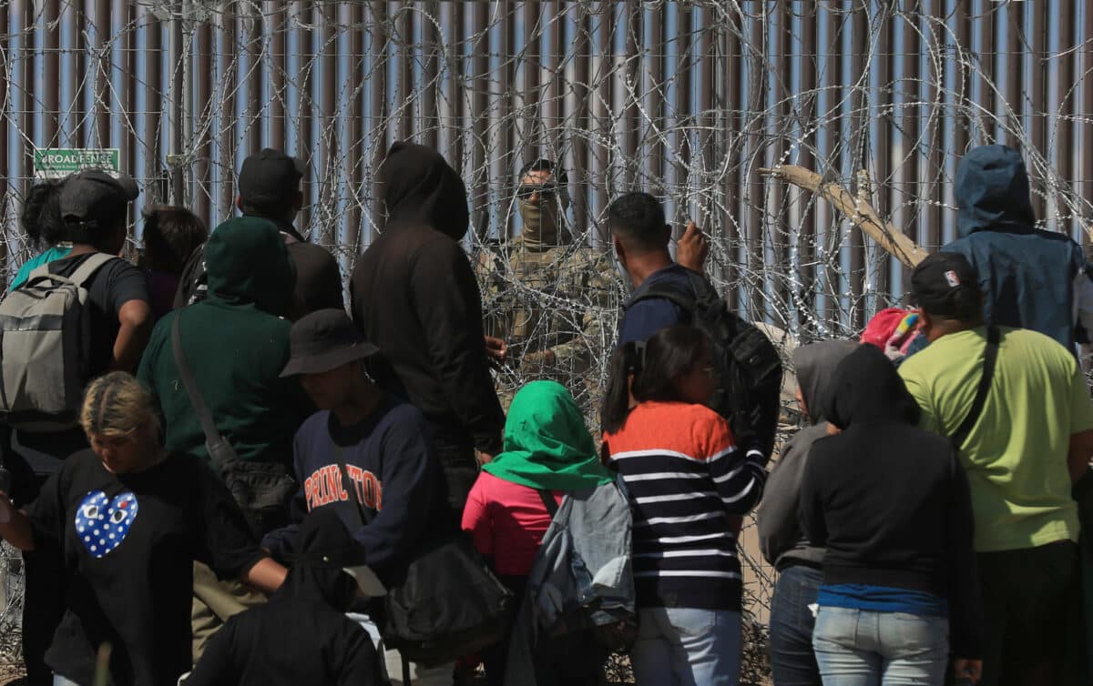 Migrants insist on crossing into the United States despite increasing deportations