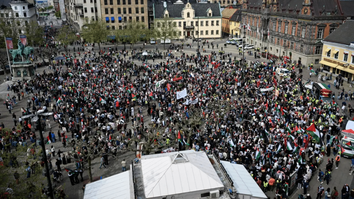 La manifestación, que comenzó hacia las 10:00 am (hora de Venezuela), recorrió durante casi dos horas las calles de la tercera ciudad sueca en población | Foto: EFE/EPA/JOHAN NILSSON SWEDEN OUT