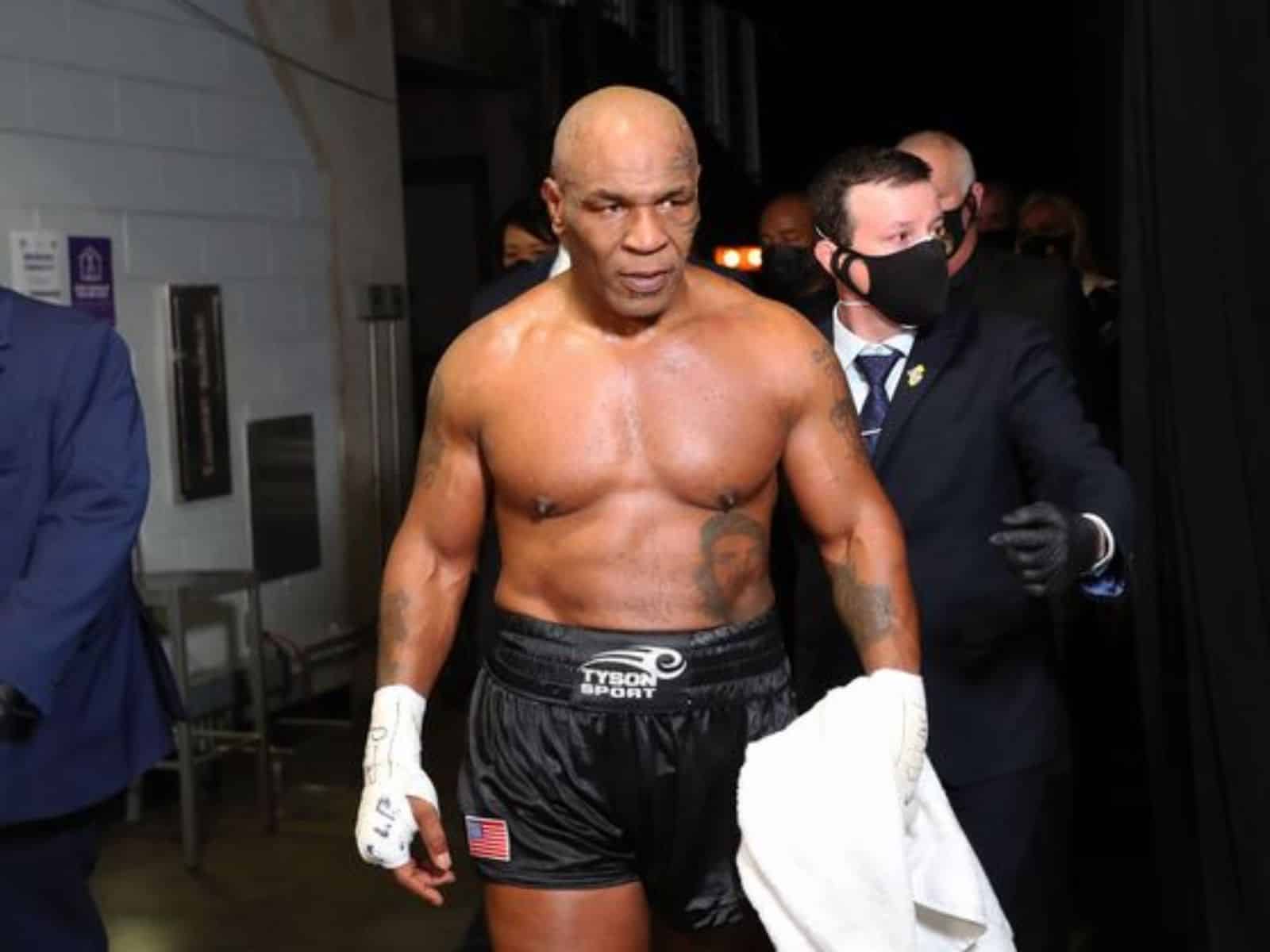 Mike Tyson recibió atención médica durante un vuelo: lo que se sabe