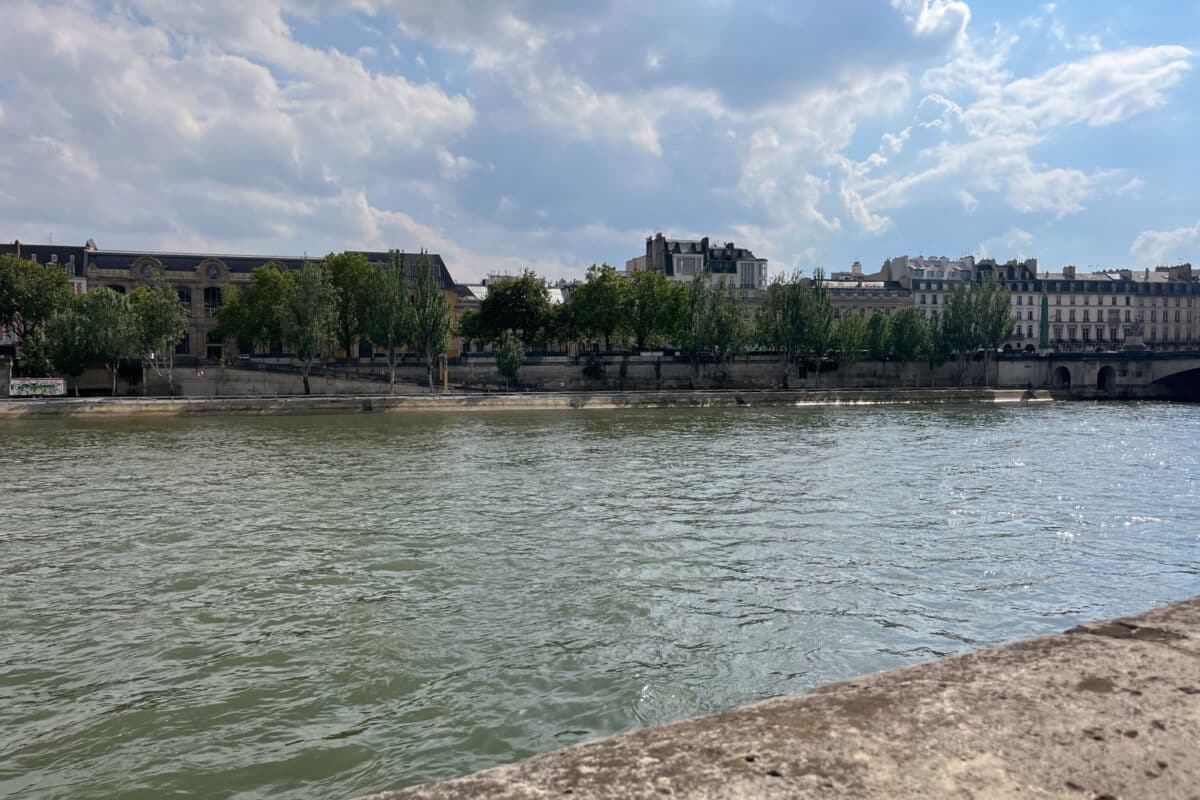 Confirmaron que el agua del río Sena sigue sin ser apta para bañarse a un mes de los JJ OO París 2024