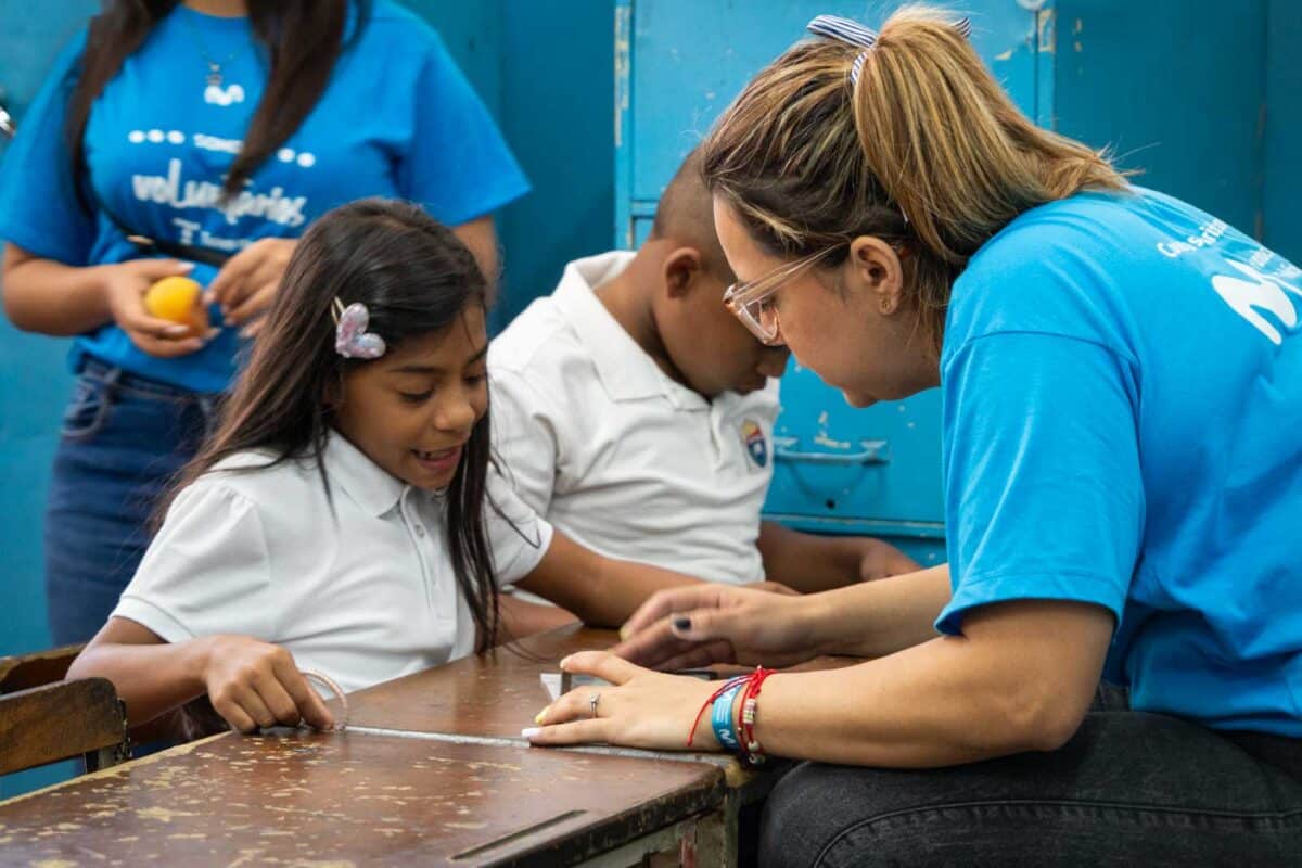 Telefónica Movistar Foundation 2024 volunteering at Enrique Chaumer School, Caracas