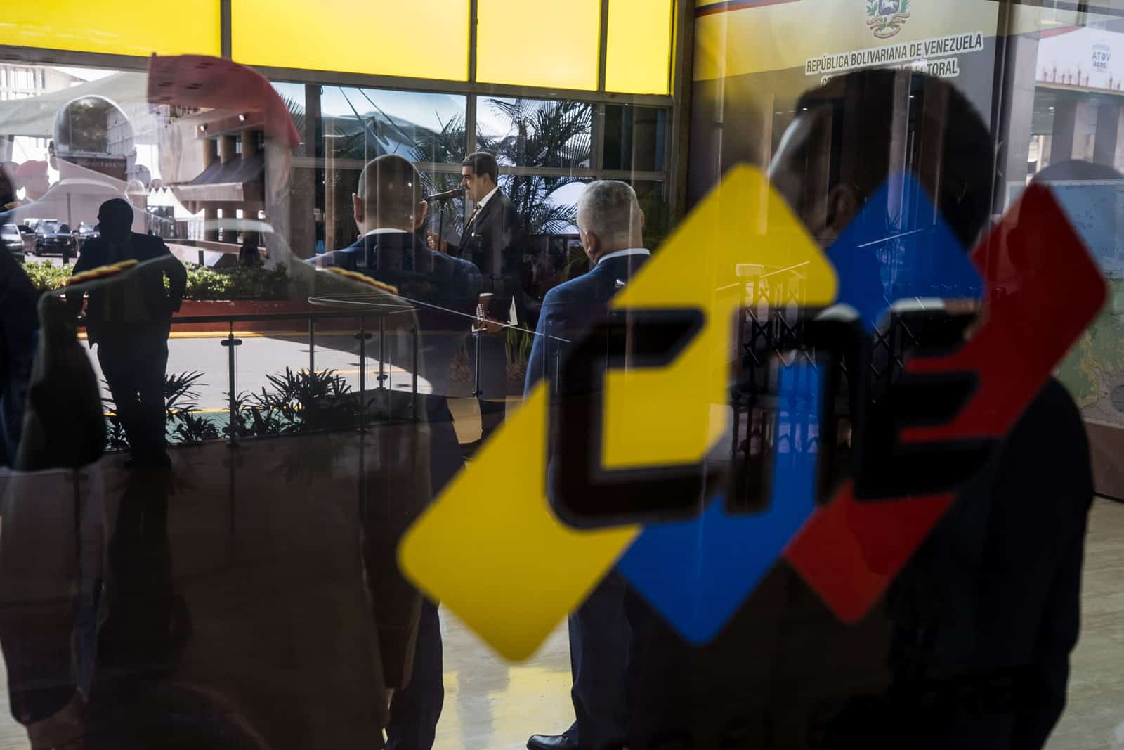 Expertos se pronuncian con preocupación sobre la propuesta de firmar un acuerdo para reconocer los resultados del 28 de julio