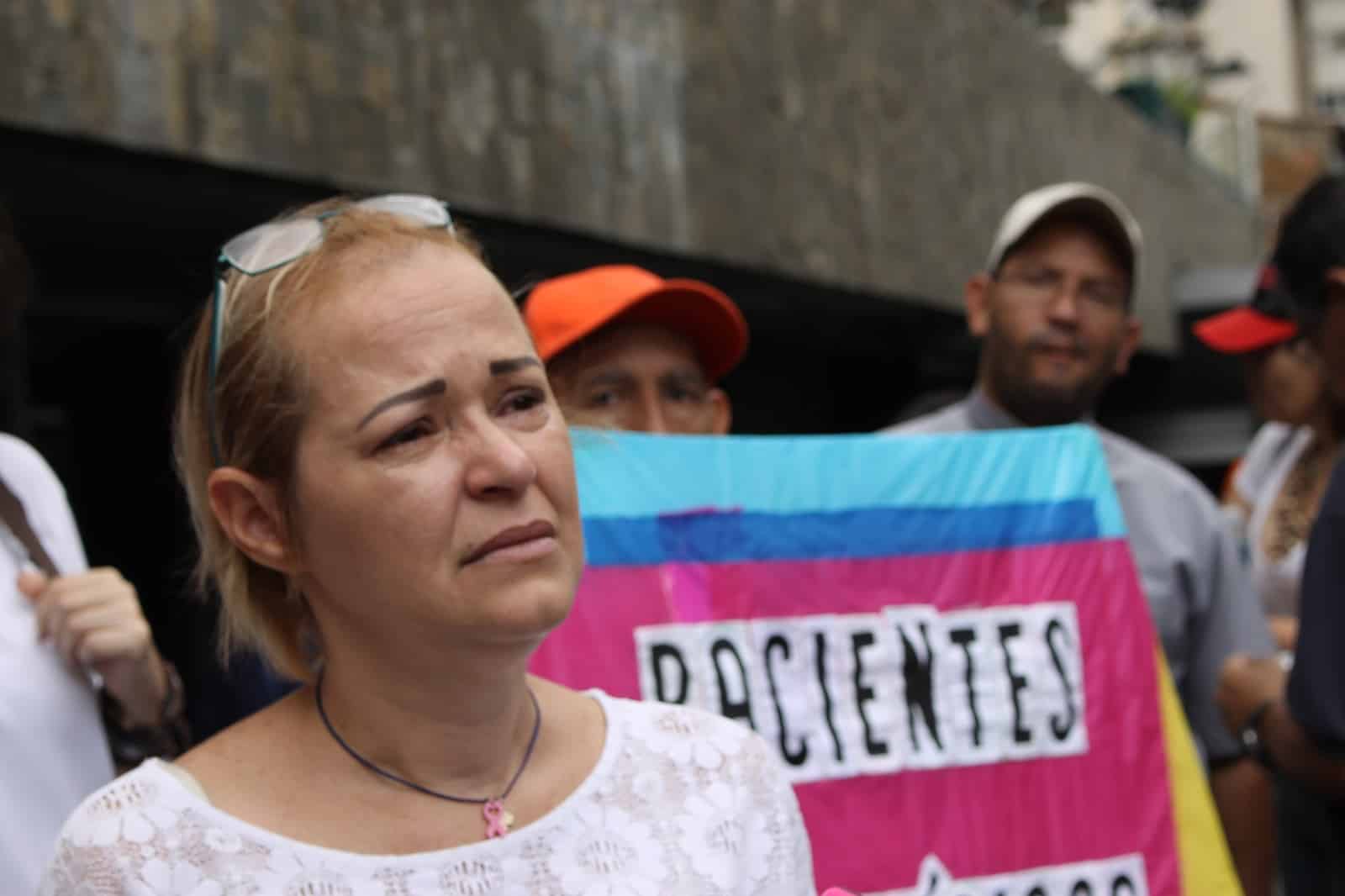 Cancer patients protested at the IVSS headquarters in Caracas