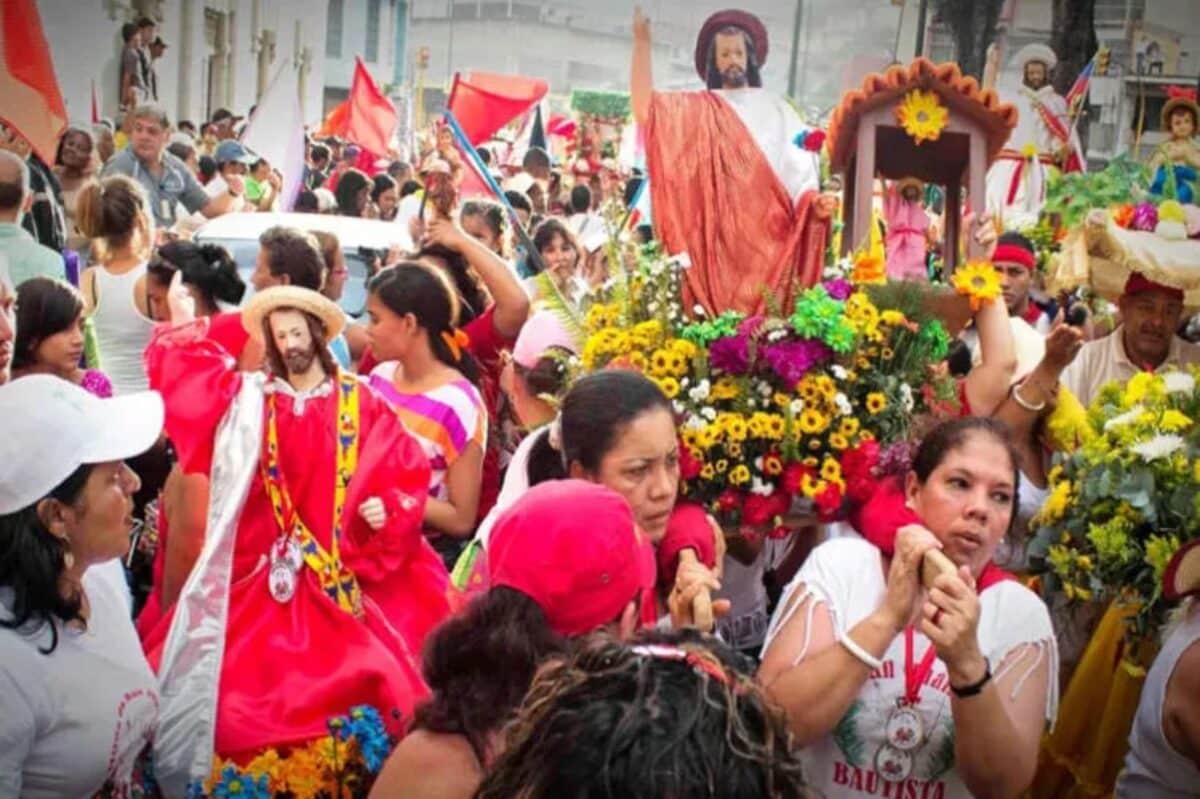 ¿Cuál es el origen de la fiesta de San Juan y cómo se celebra en Venezuela?