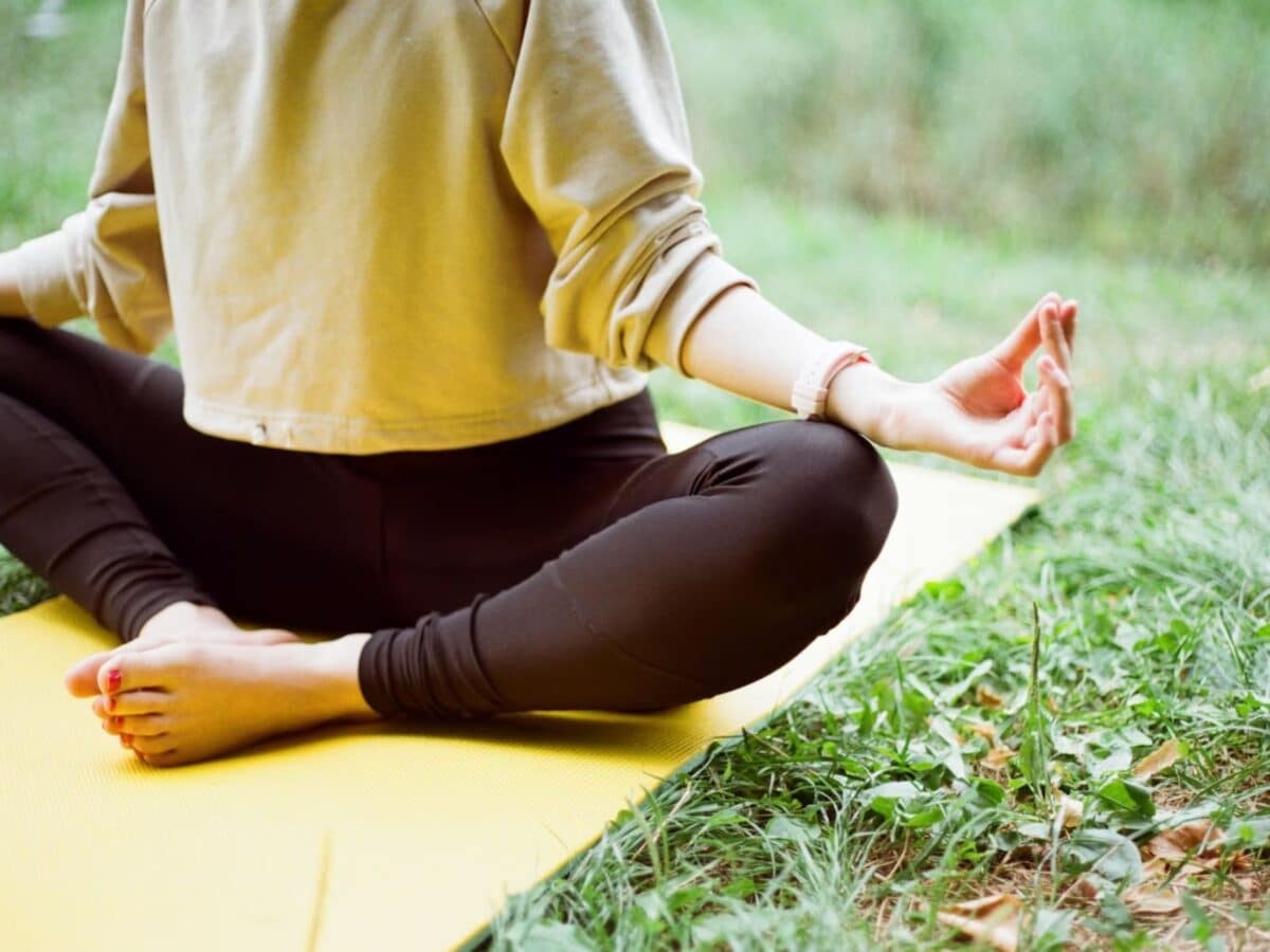 Practicar yoga: ¿qué beneficios brinda para la salud mental y física?