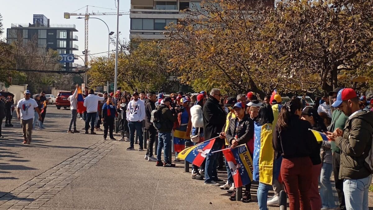 Venezolanos en el exterior se concentraron en plazas y otros espacios públicos en apoyo a las elecciones presidenciales 