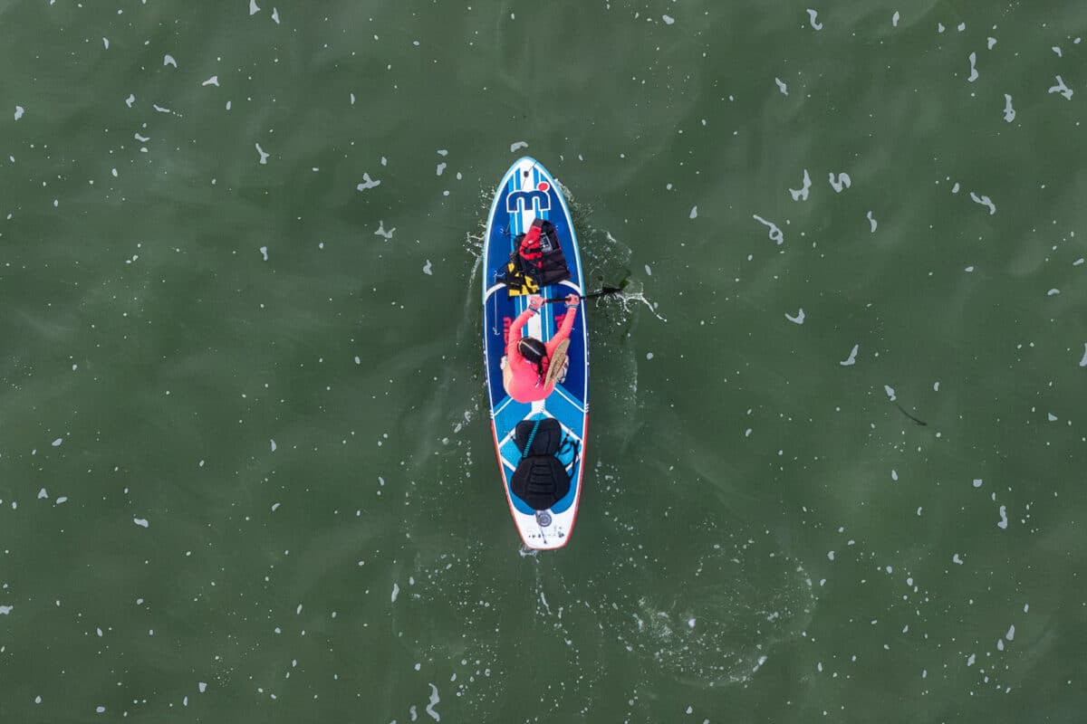 La venezolana María de los Ángeles Ferrer logró un hito al cruzar el lago de Maracaibo haciendo paddle surf