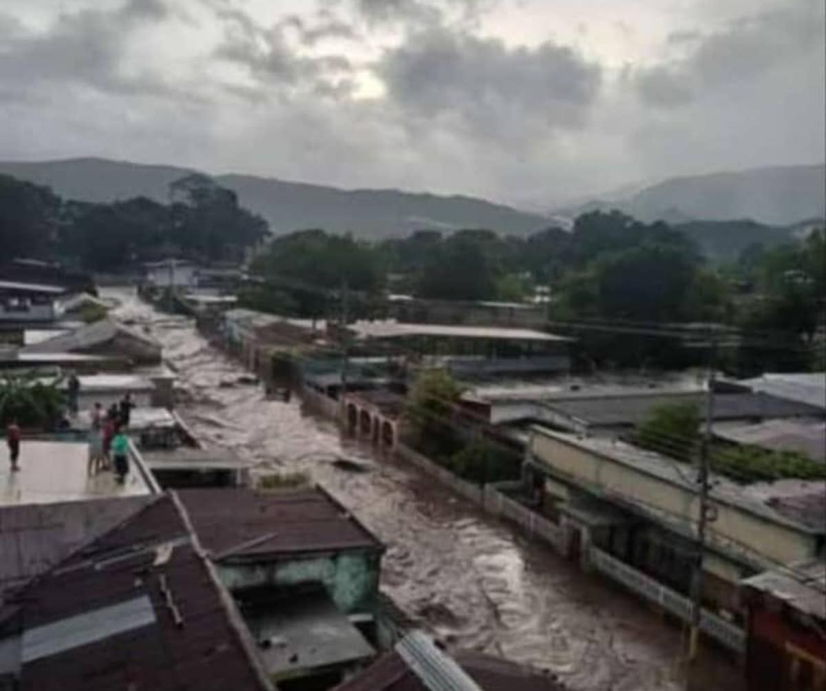 Desbordamiento del río Manzanares en Cumanacoa afectó varios sectores del estado Sucre 