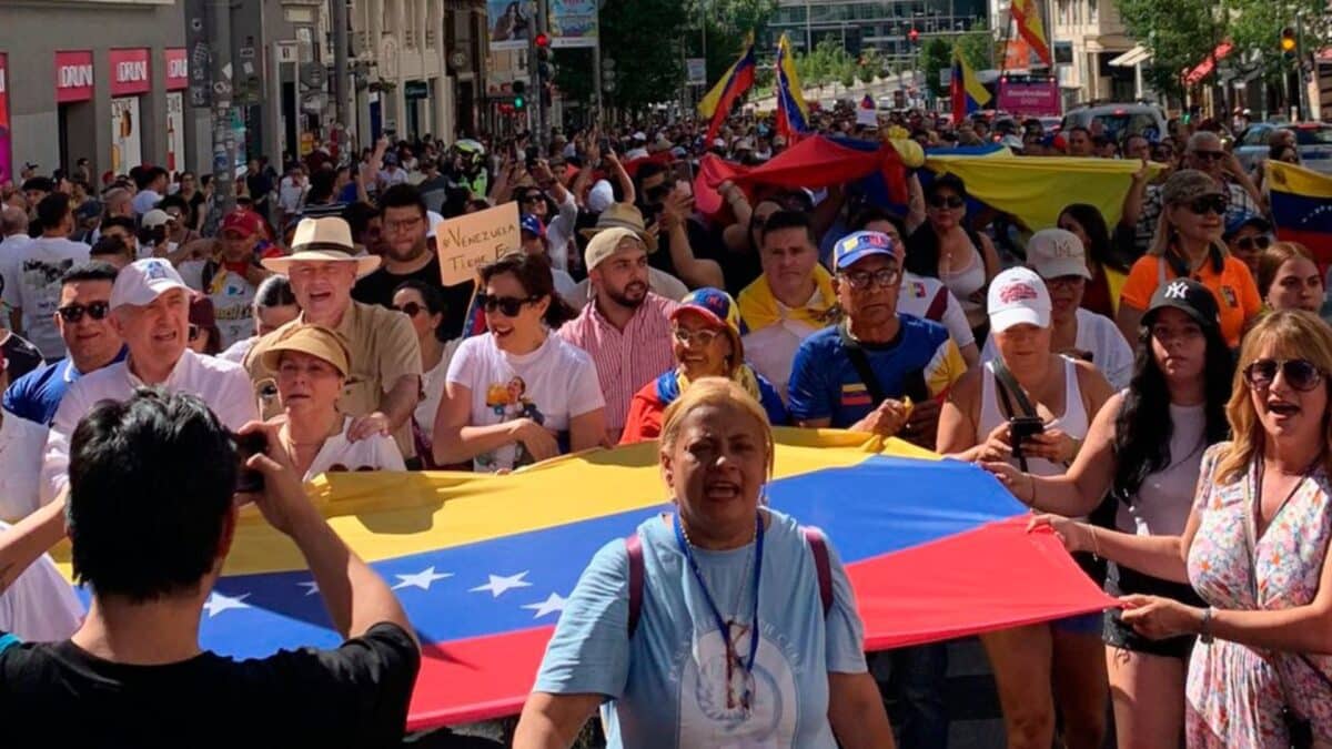 Venezuelans in Madrid denounced lack of information about where to vote on July 28