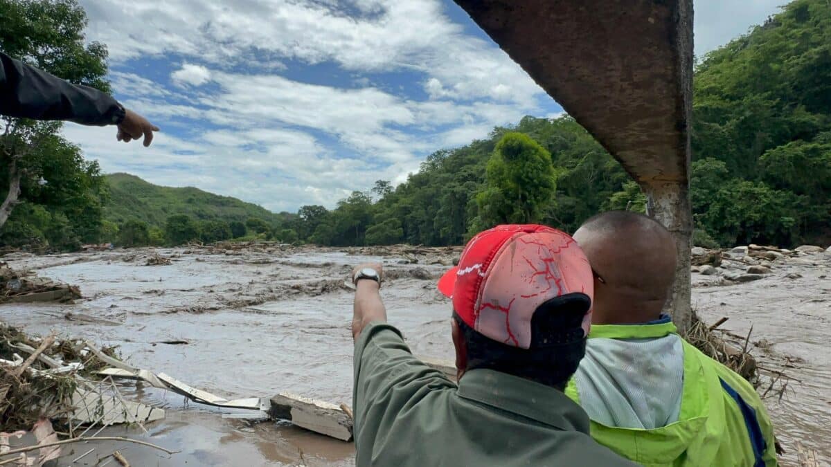 En imágenes: desbordamiento del río manzanares causó estragos en el estado Sucre