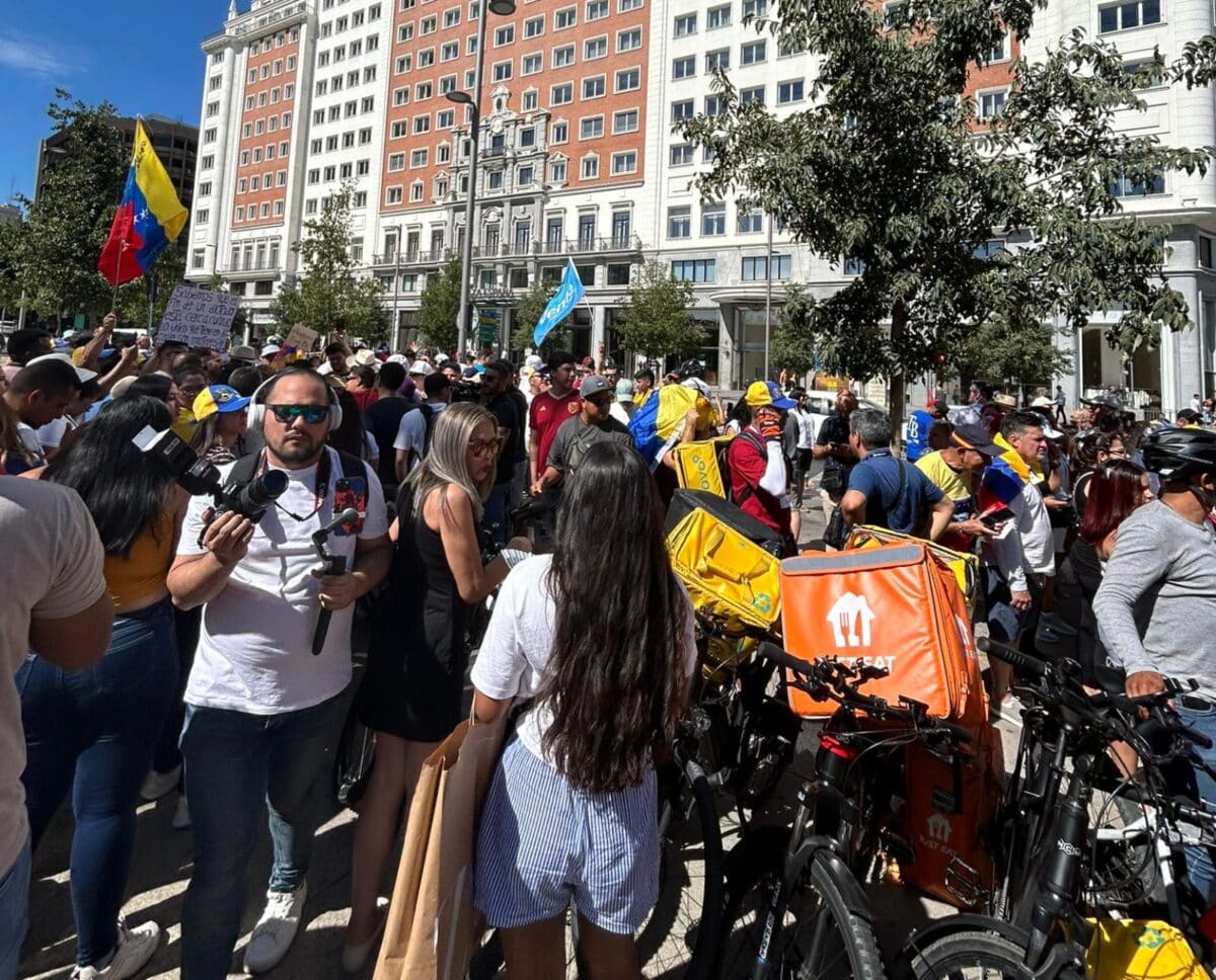 En imágenes: Venezolanos en Madrid se concentraron en apoyo a Edmundo González