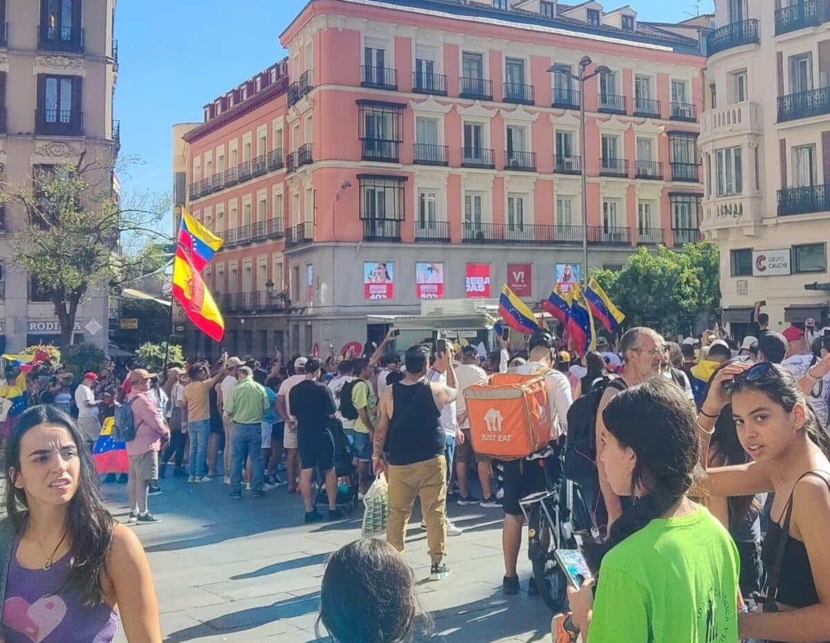 Venezuelans in Madrid gathered in support of the opposition