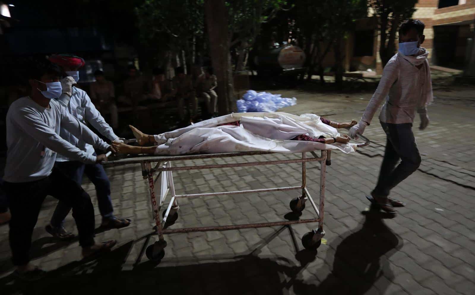 Aumentó a 121 la cifra de muertos por la estampida en un evento religioso en India