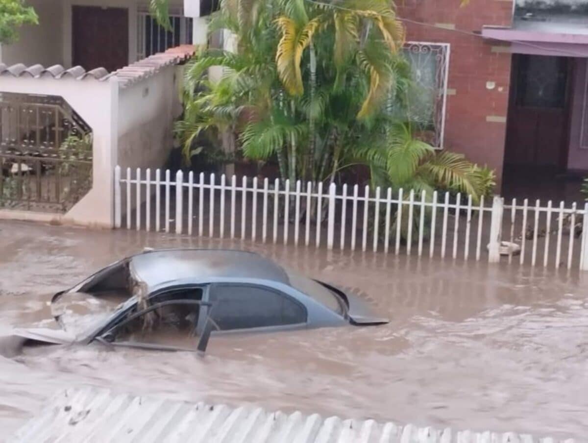 En imágenes: desbordamiento del río manzanares causó estragos en el estado Sucre