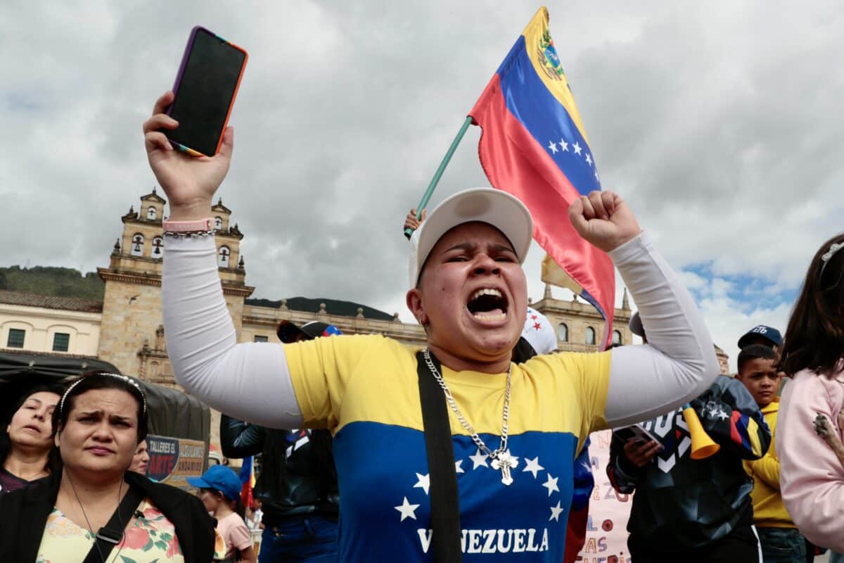 Venezuelans around the world protest peacefully after opposition call