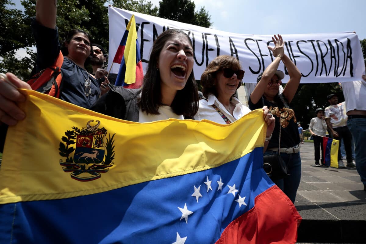 Venezuelans around the world protest peacefully after opposition call