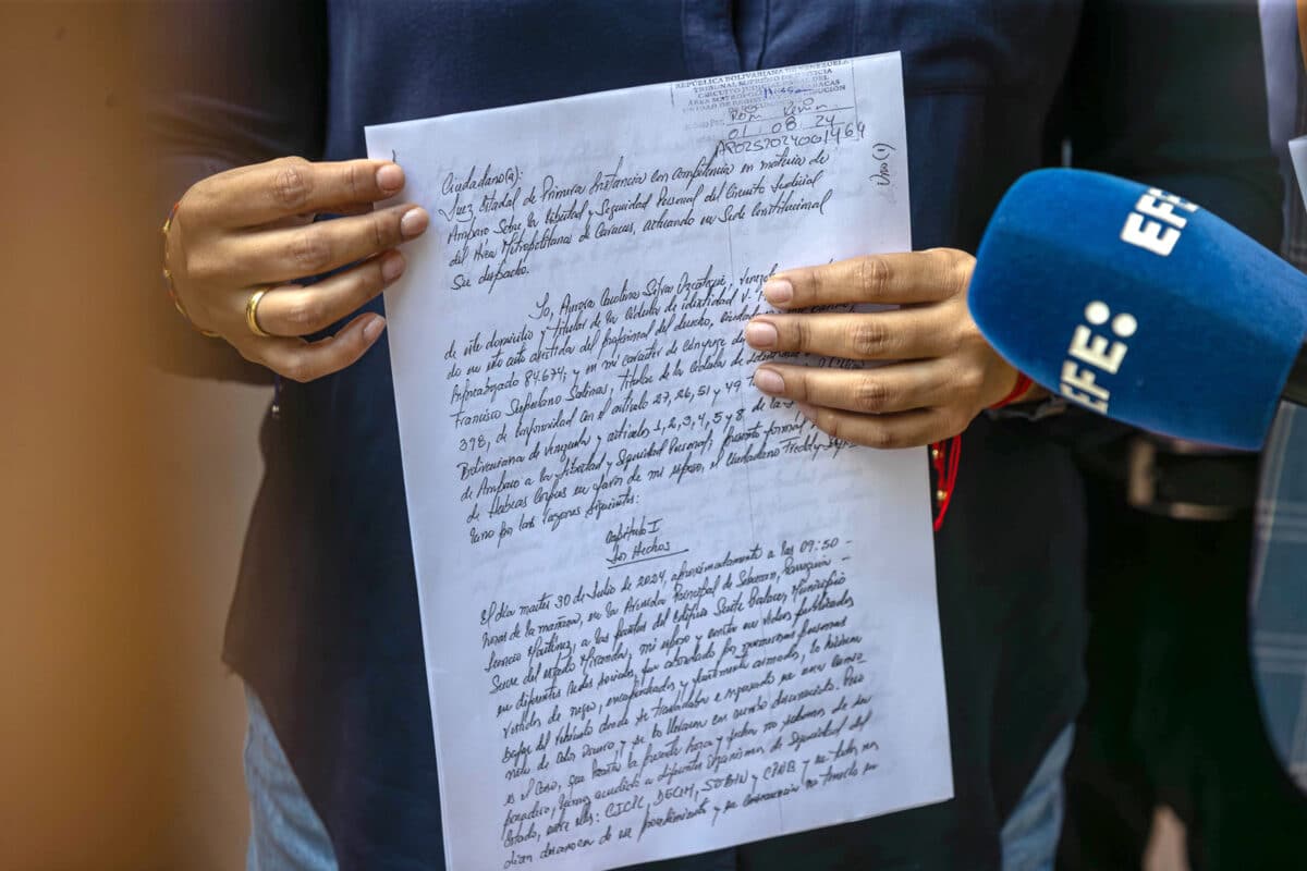 Esposa de Freddy Superlano responsabilizó a Nicolás Maduro por la integridad física del dirigente opositor 