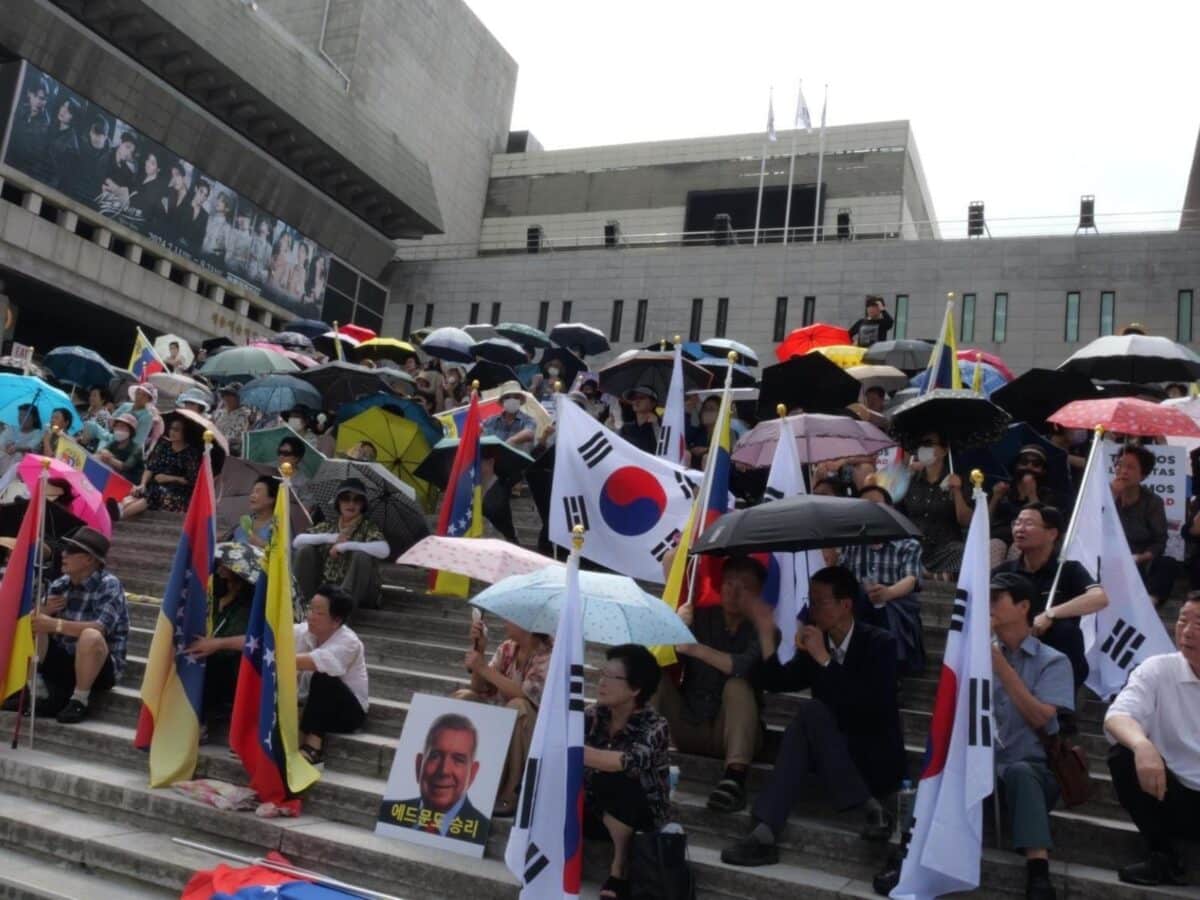 Venezolanos protestaron distintos países del mundo para ratificar el triunfo de Edmundo González