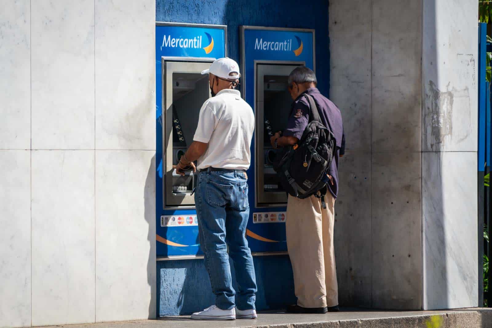 Banco Mercantil, Bancos en Caracas, Cajeros automáticos en Caracas, Guía de bancos en Caracas, Ubicación de cajeros automáticos en Caracas, Horarios de cajeros automáticos en Caracas, Servicios bancarios en Caracas, Finanzas en Caracas, Dinero en efectivo en Caracas, Red bancaria en Caracas, Noticias financieras Caracas, Actualizaciones bancarias Caracas, Sitios para retirar dinero en Caracas, Bancos más cercanos en Caracas, Acceso a efectivo en Caracas, Tarjetas de débito en Caracas, Seguridad bancaria en Caracas, Tendencias bancarias Caracas, Economía en Caracas, Gestión financiera en Caracas, José Daniel Ramos