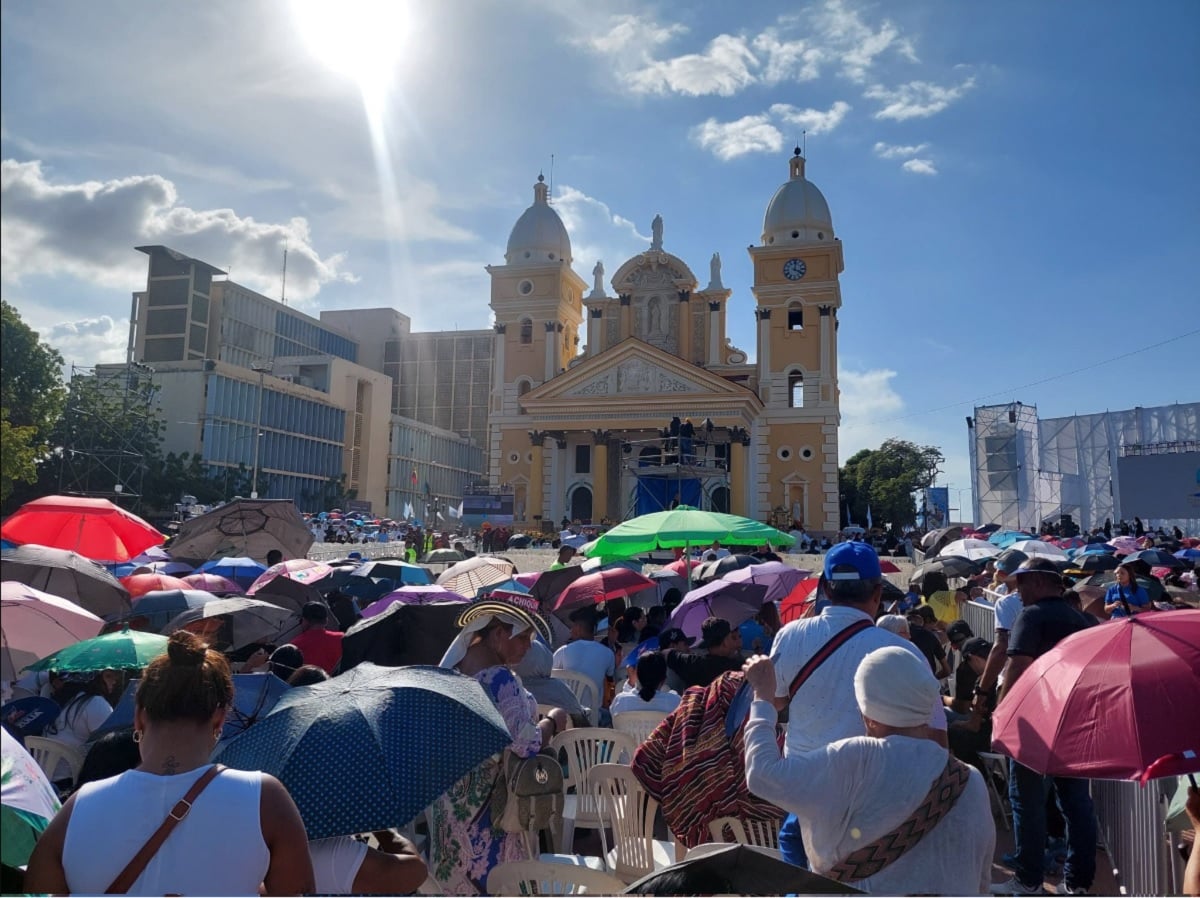 Así transcurre la bajada de la Virgen de La Chinita en Maracaibo