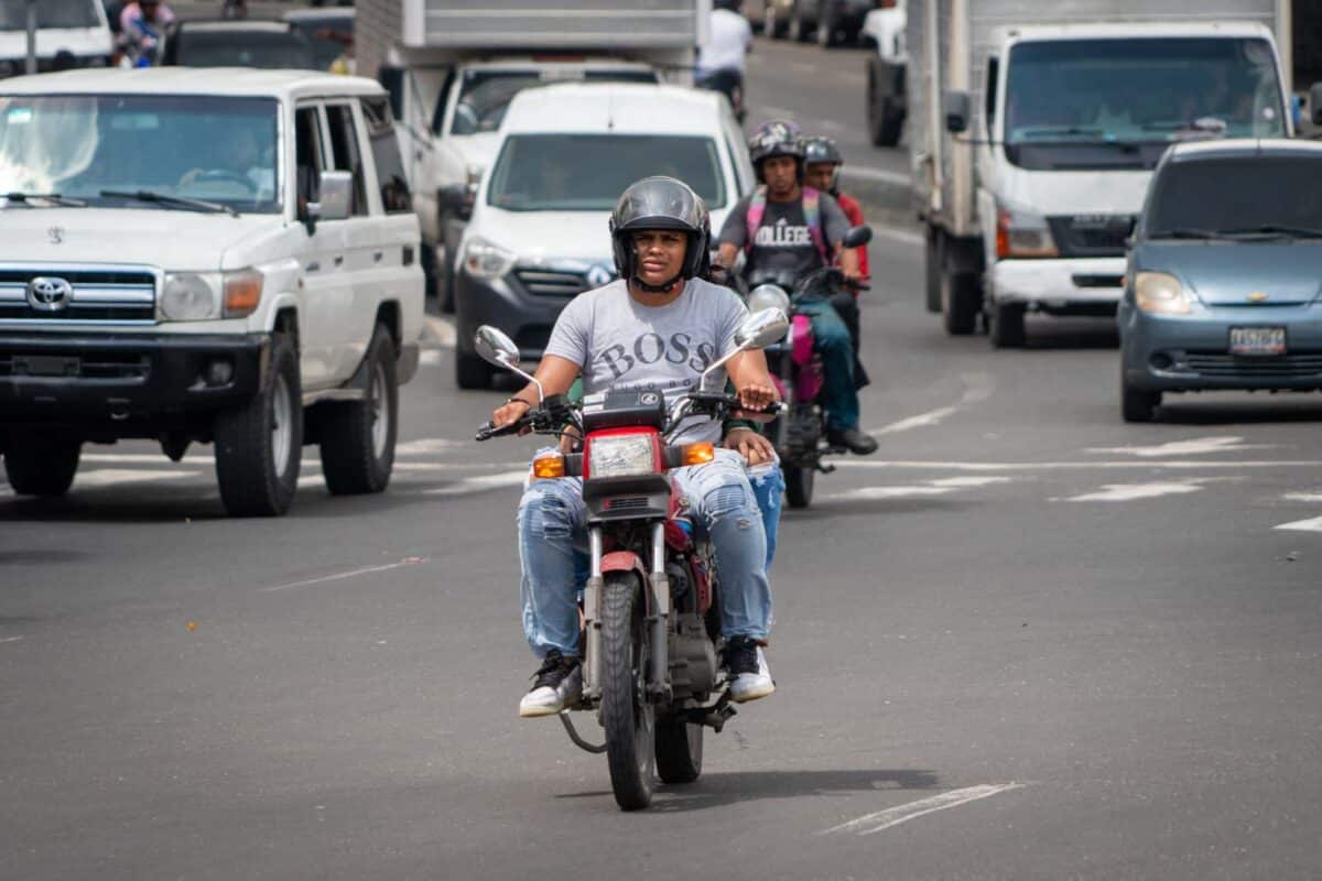 Motorizados en Caracas, motocicletas Caracas, transporte en moto Venezuela, motos en las calles de Caracas, motorizados venezolanos, fotos motorizados Caracas, El Diario, José Daniel Ramos