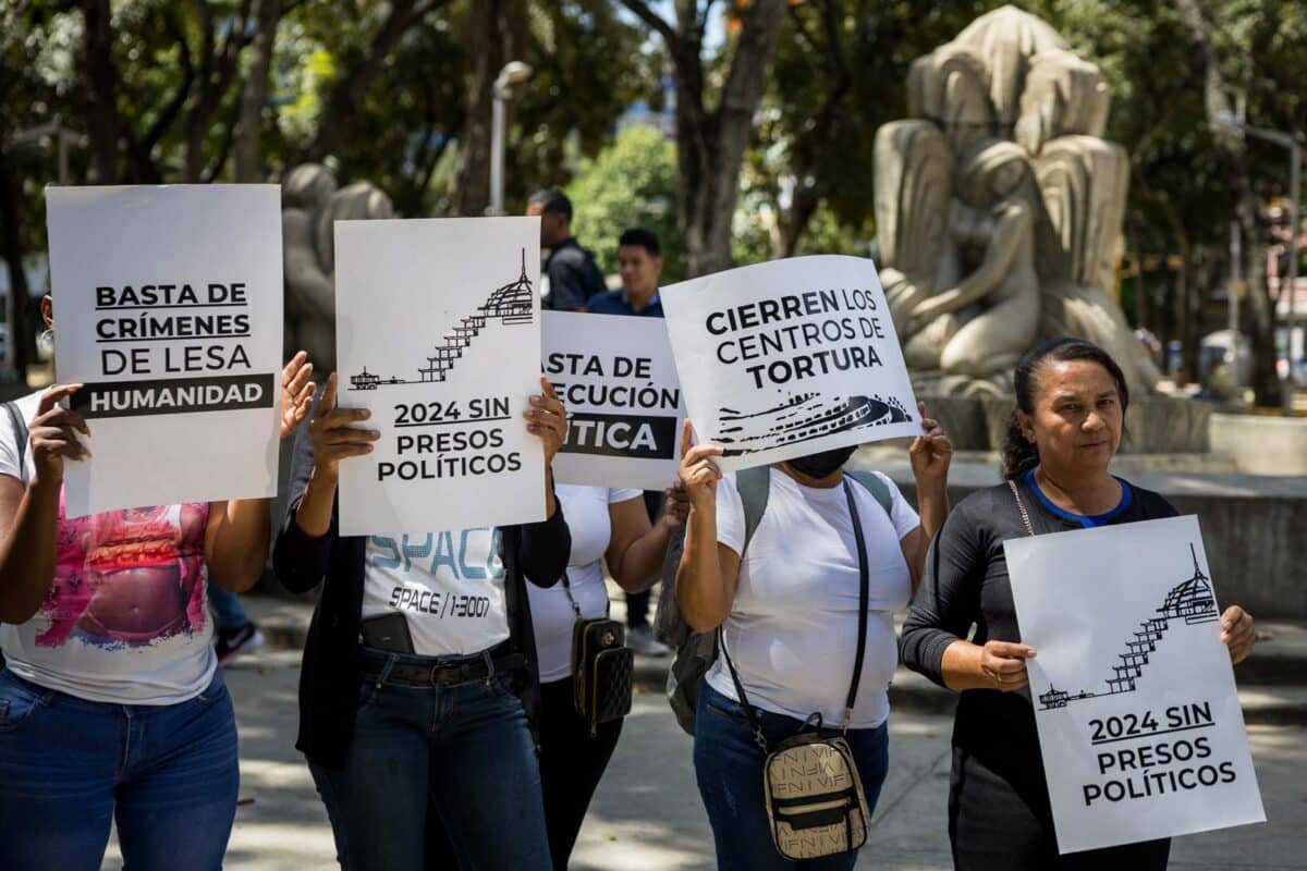 Familiares de detenidos en la crisis poselectoral exigieron retirar los cargos