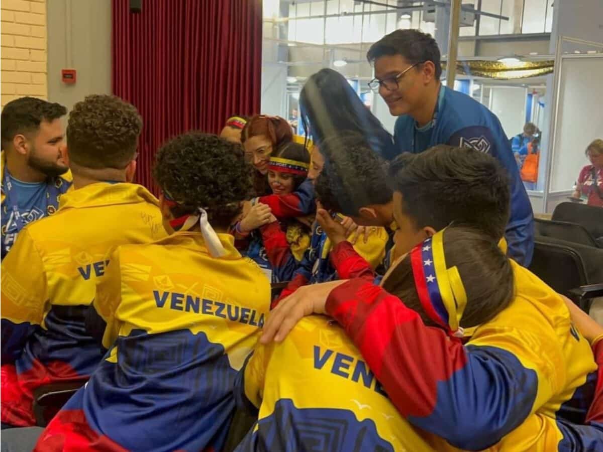 Selección Venezolana de Robótica ganó medalla de plata en el mundial FIRST Global Challenge 2024 