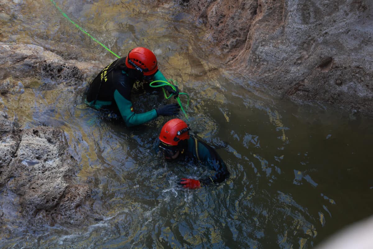 New rains flooded a town in Catalonia and washed away at least 30 vehicles 