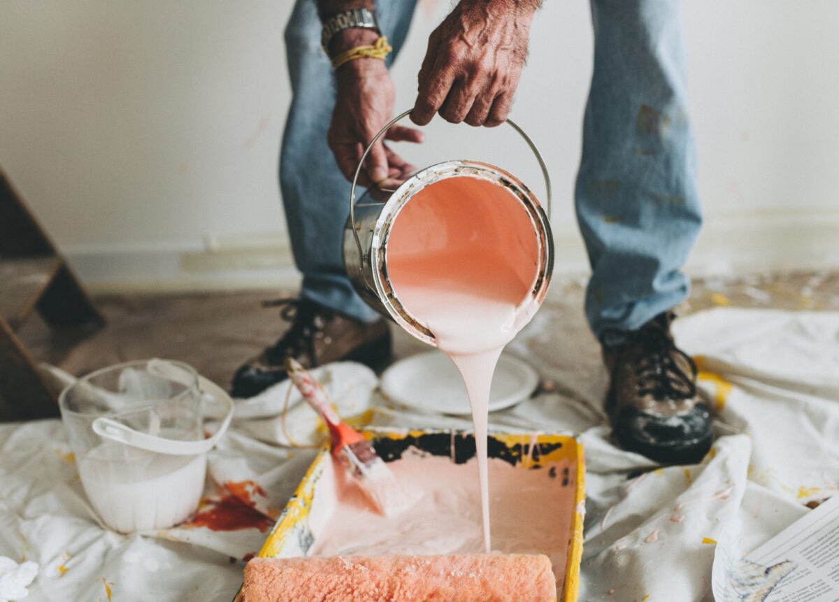 ¿Cuánto cuestan los implementos para pintar la casa para Navidad?