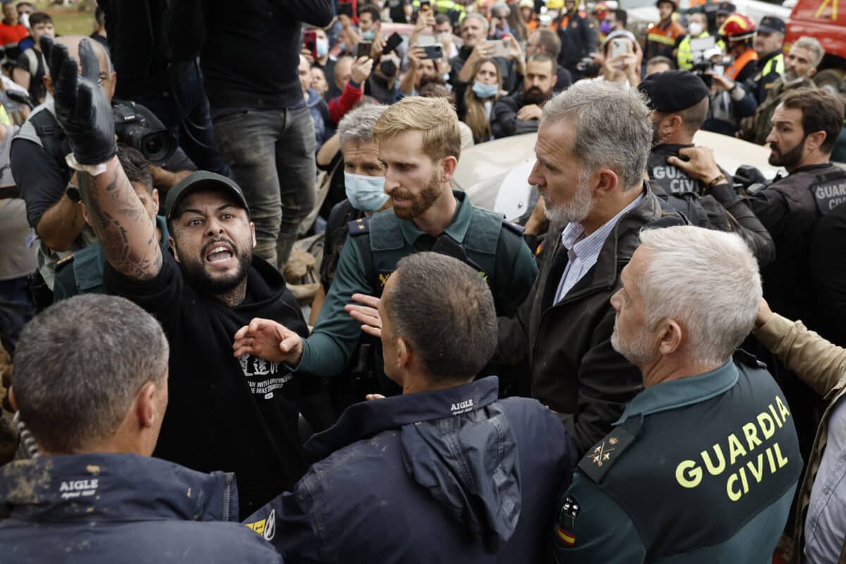 Pedro Sánchez and the kings of Spain received insults after their visit to the areas affected by the storm