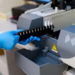 Desarrollaron sensores para detectar cáncer de pulmón a través del aliento