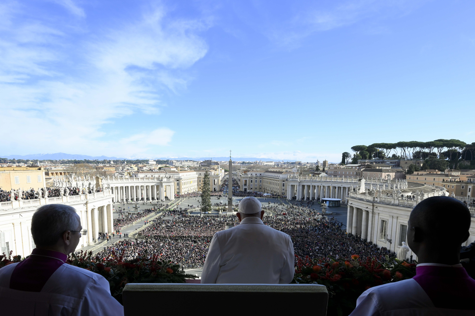 El Vaticano difundió la primera imagen del papa Francisco desde su hospitalización