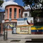¿Cuáles son las condiciones que motivarían a los docentes jubilados a regresar a las escuelas públicas?