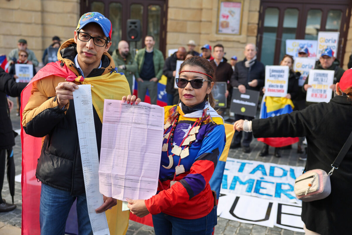 "No más dictaduras": venezolanos se concentraron en España en apoyo a Edmundo González