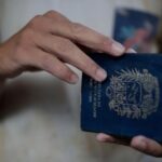 España permite nuevamente a los venezolanos el uso del pasaporte vencido:  ¿cuáles son las razones?