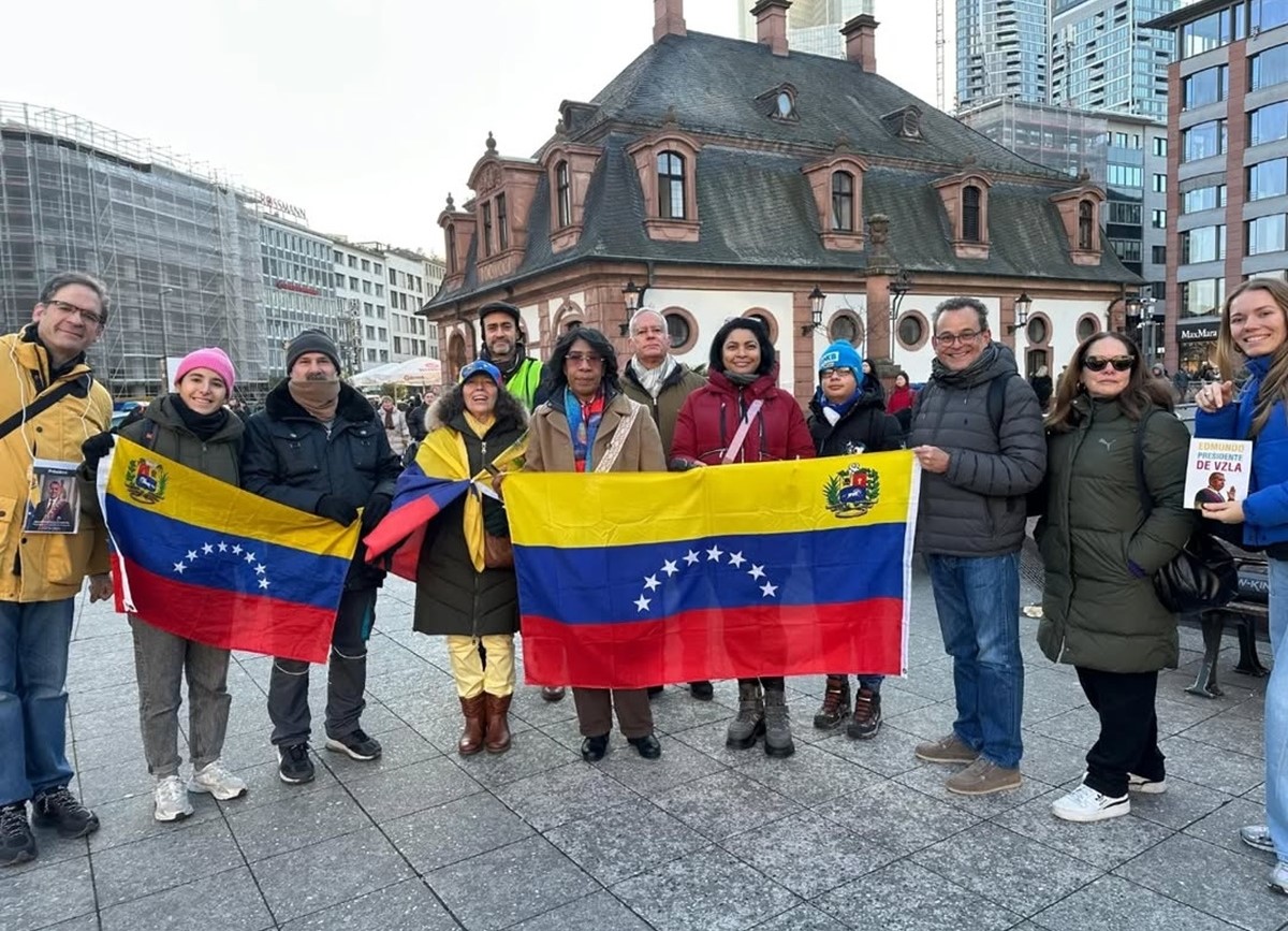 Venezolanos protestaron en Bélgica, Chile y Alemania en rechazo a la juramentación de Nicolás Maduro