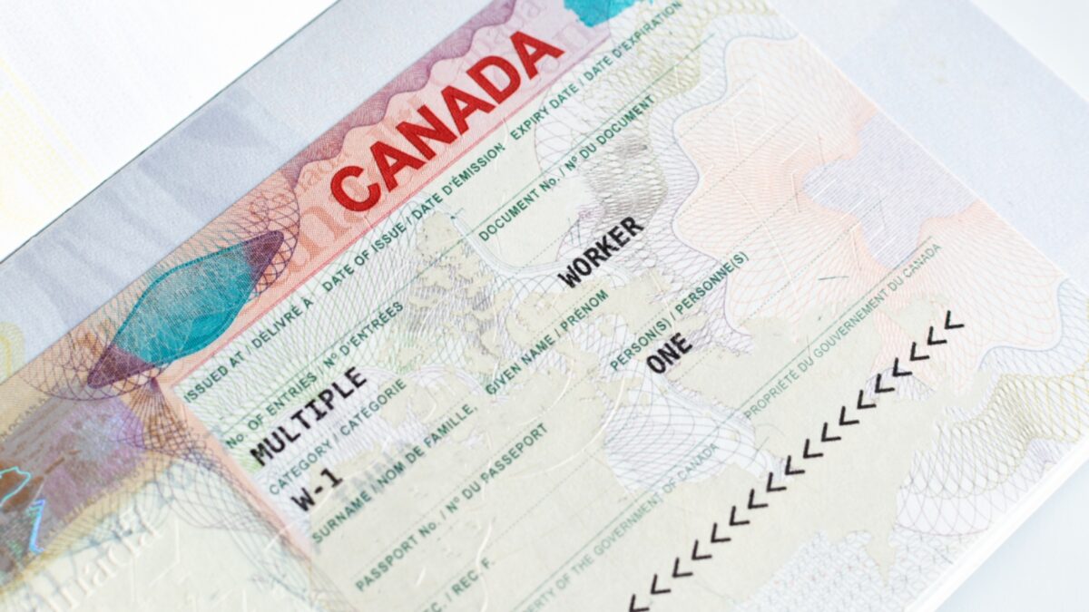 ¿Cuál es el proceso para que los venezolanos tramiten la visa canadiense desde Caracas?