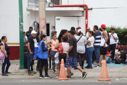 Venezolanos buscan que México los retorne en vuelos tras las restricciones de Trump