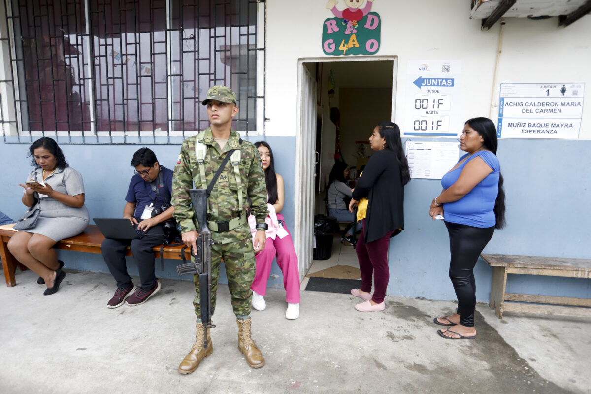 Así transcurren las elecciones presidenciales y legislativas en Ecuador