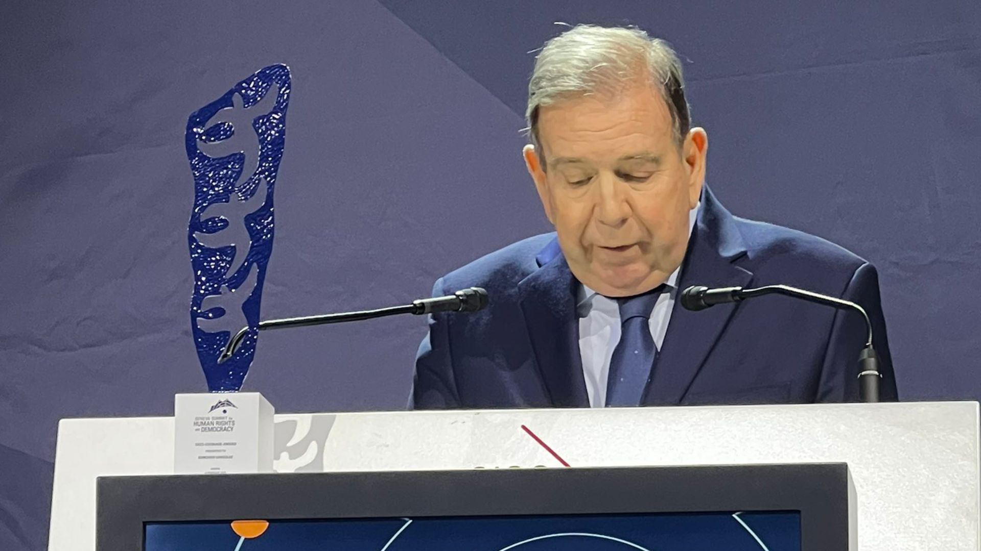 Edmundo González y María Corina Machado recibieron el Premio Coraje en Ginebra